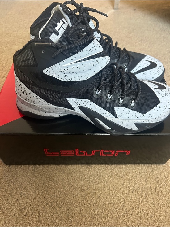 Nike High-Top Basketball Sneakers in Black and Light Grey Speckle main image 7